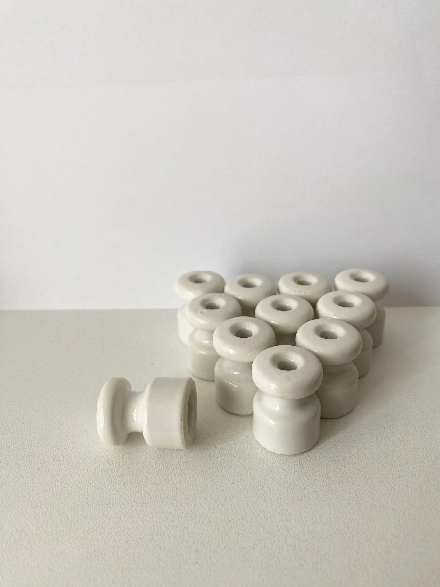 10 Pieces Porcelain Insulators Surface Mounting Vintage Loft Retro Cottage Ceramic Black & White