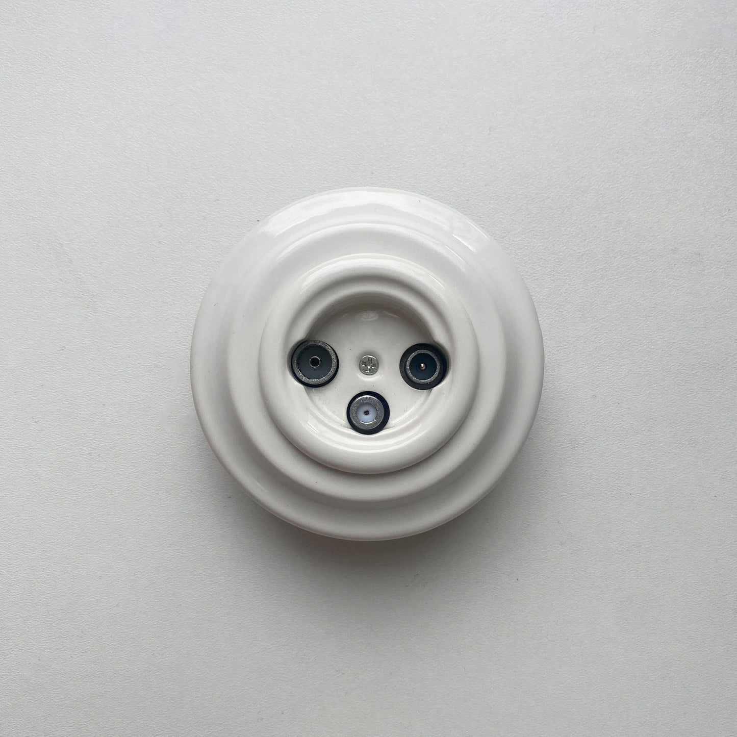 Porcelain Loft Retro TV/SAT Socket Flush-Mounting Vintage Cottage Ceramic White