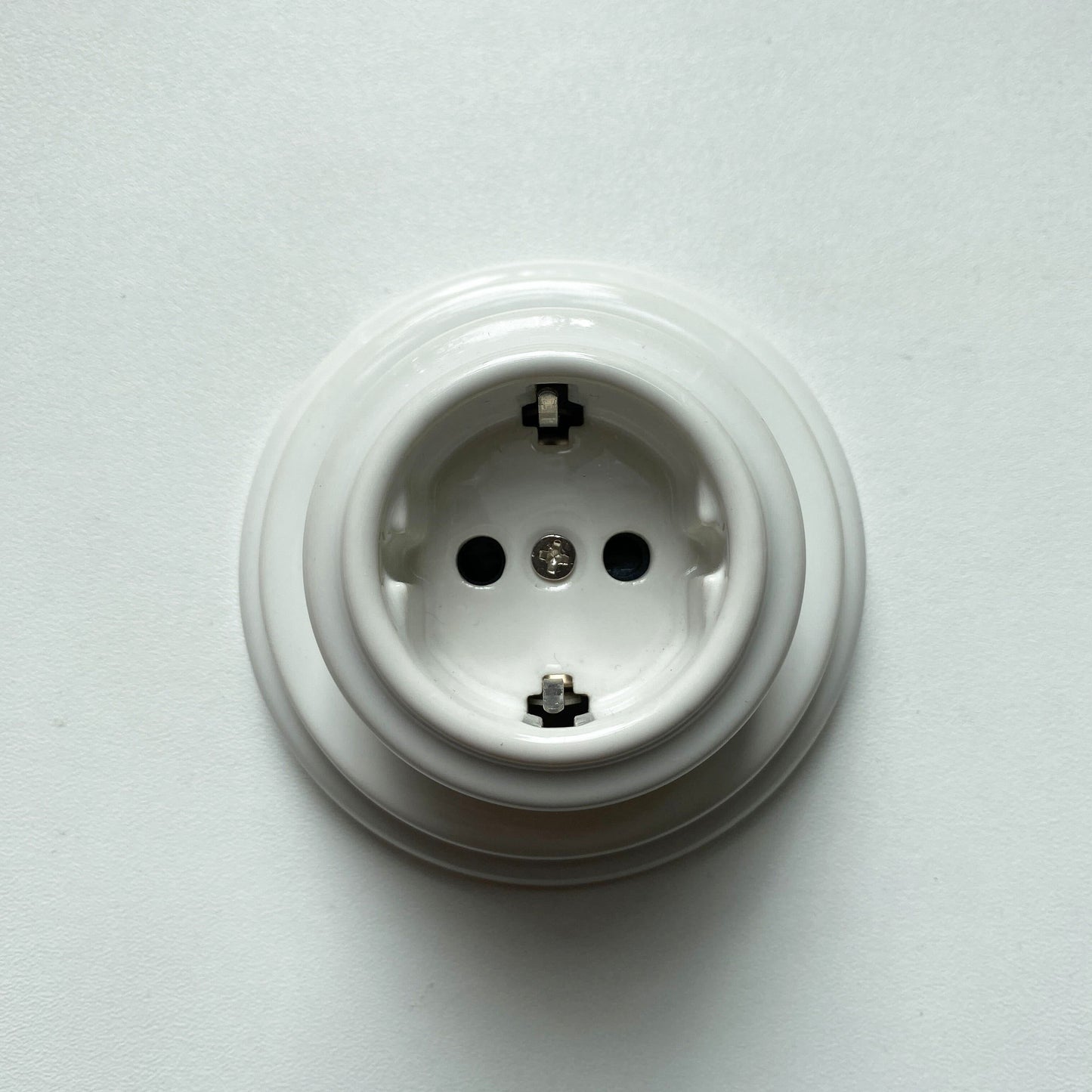 Surface-Mounting German Schuko Power Socket Porcelain Loft Retro Electrical Vintage Cottage Ceramic White