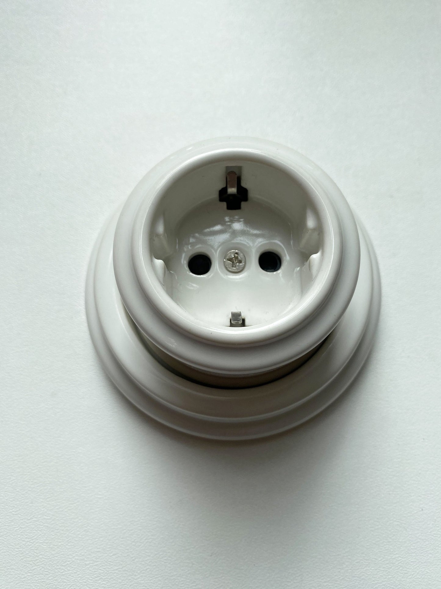 Surface-Mounting German Schuko Power Socket Porcelain Loft Retro Electrical Vintage Cottage Ceramic White
