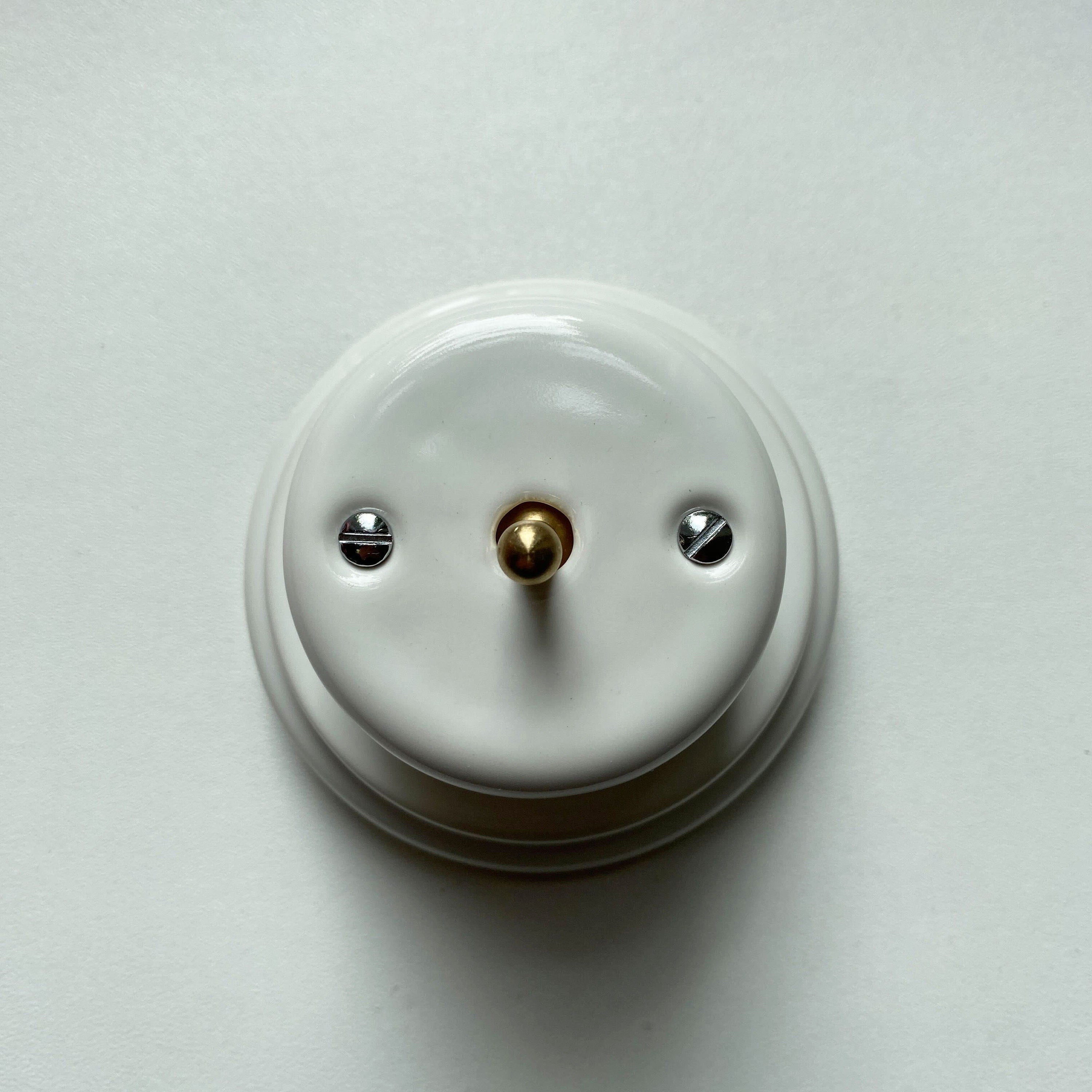 Surface-Mounting Cover 1 Gang Two-Way Toggle Wall Light Switch Porcela ...