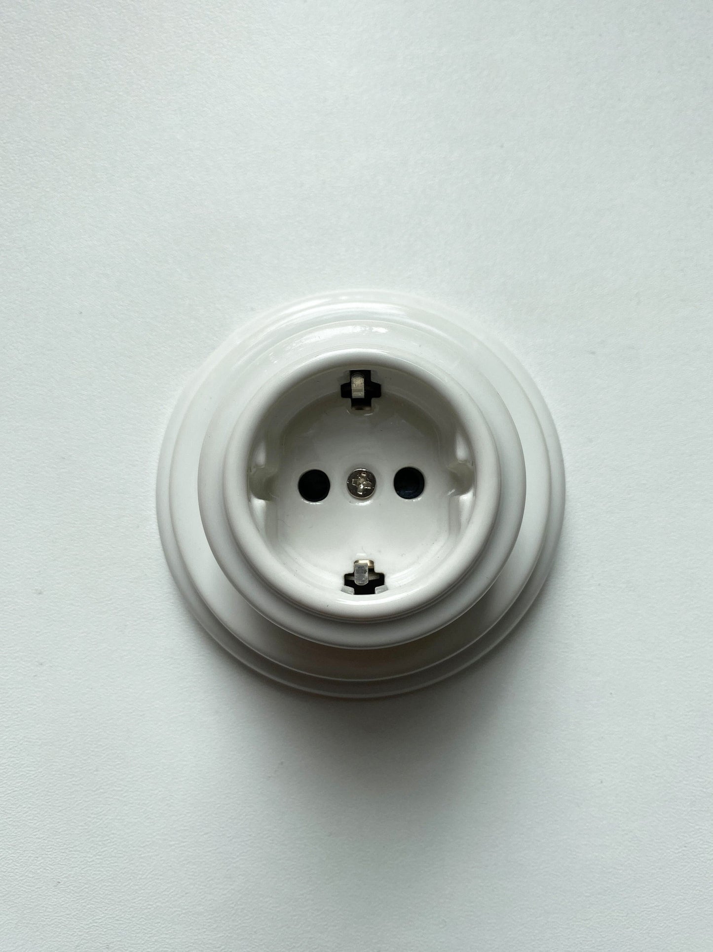 Surface-Mounting German Schuko Power Socket Porcelain Loft Retro Electrical Vintage Cottage Ceramic White