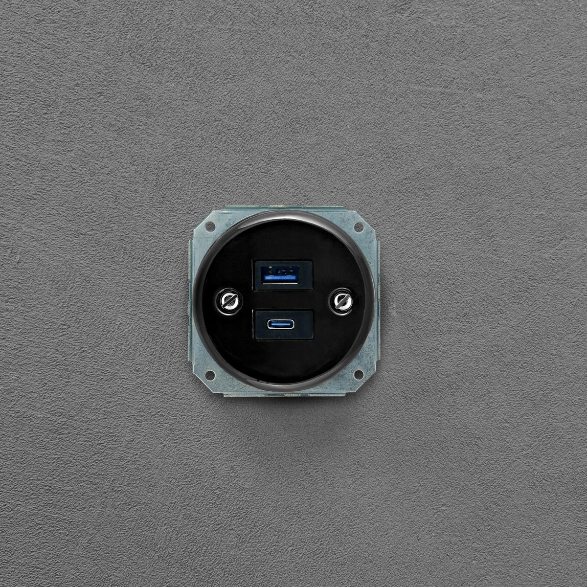 Flush Mount USB-A + USB-C Charging Socket Insert in Black Porcelain
