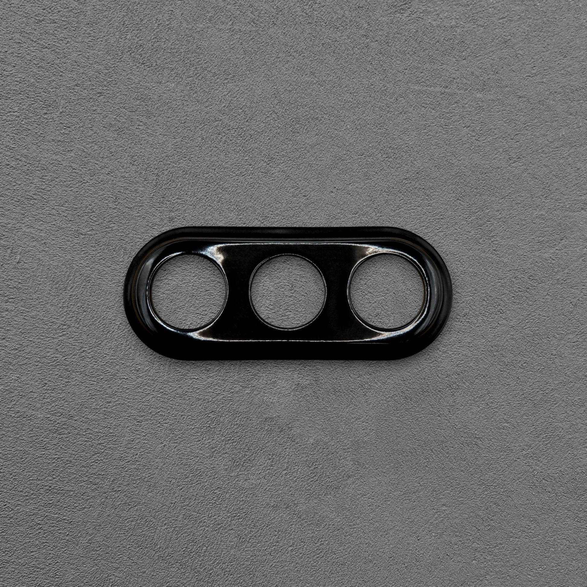 black porcelain triple frame, flush-mount