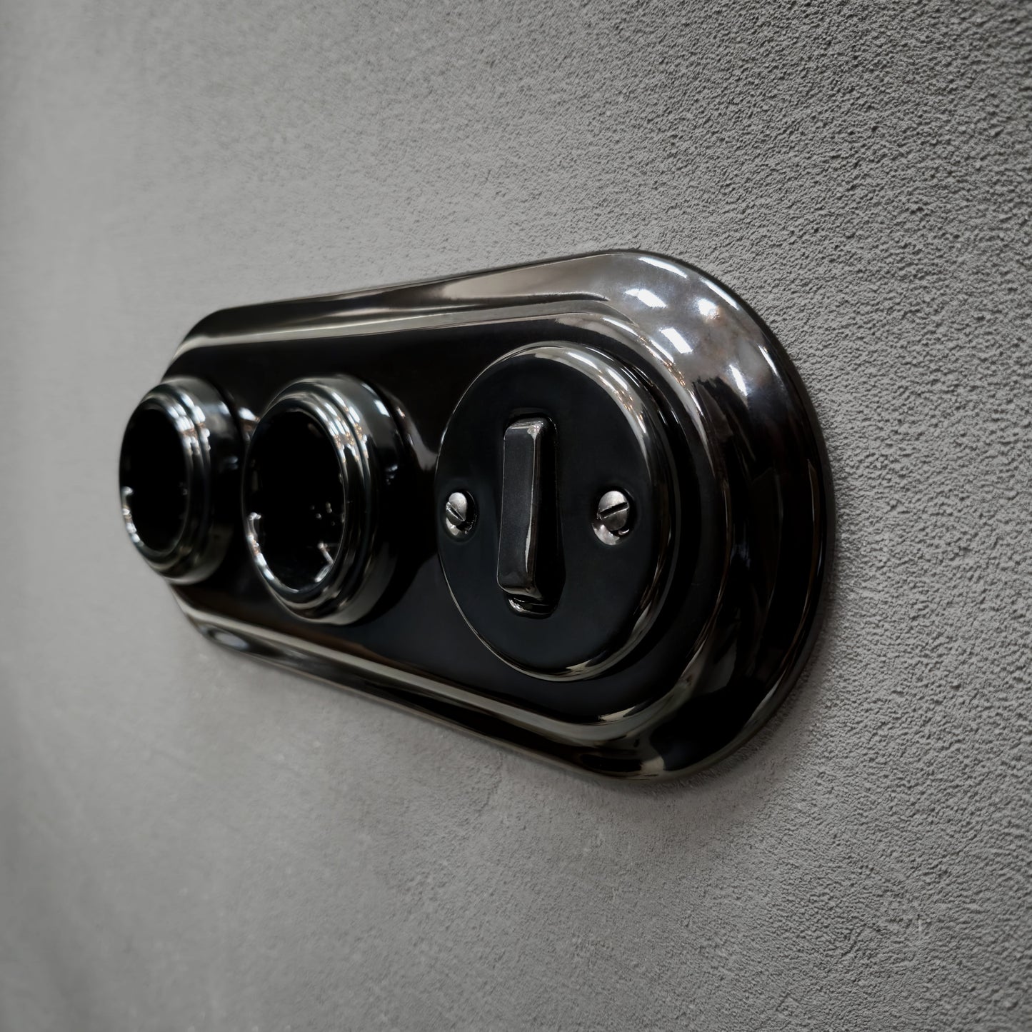 Double SCHUKO porcelain socket with light switch, black, flush-mounted, side